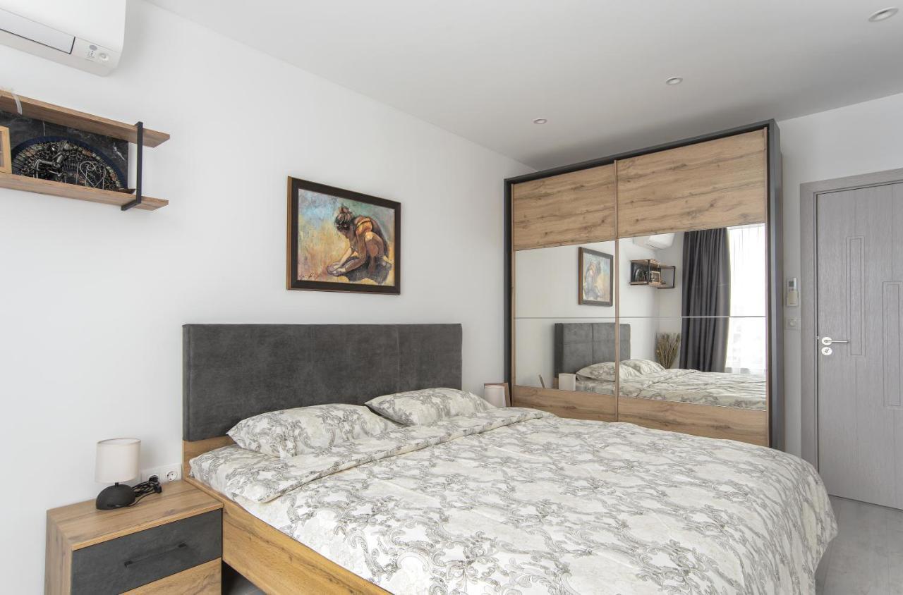 Sunny & Stylish Brand New 2Bdr Apartment + Parking Sofia Eksteriør billede